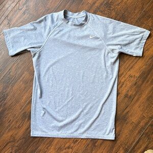 Nike Dri Fit UPF 40+ Men's t-shirt light blue size small (A30)